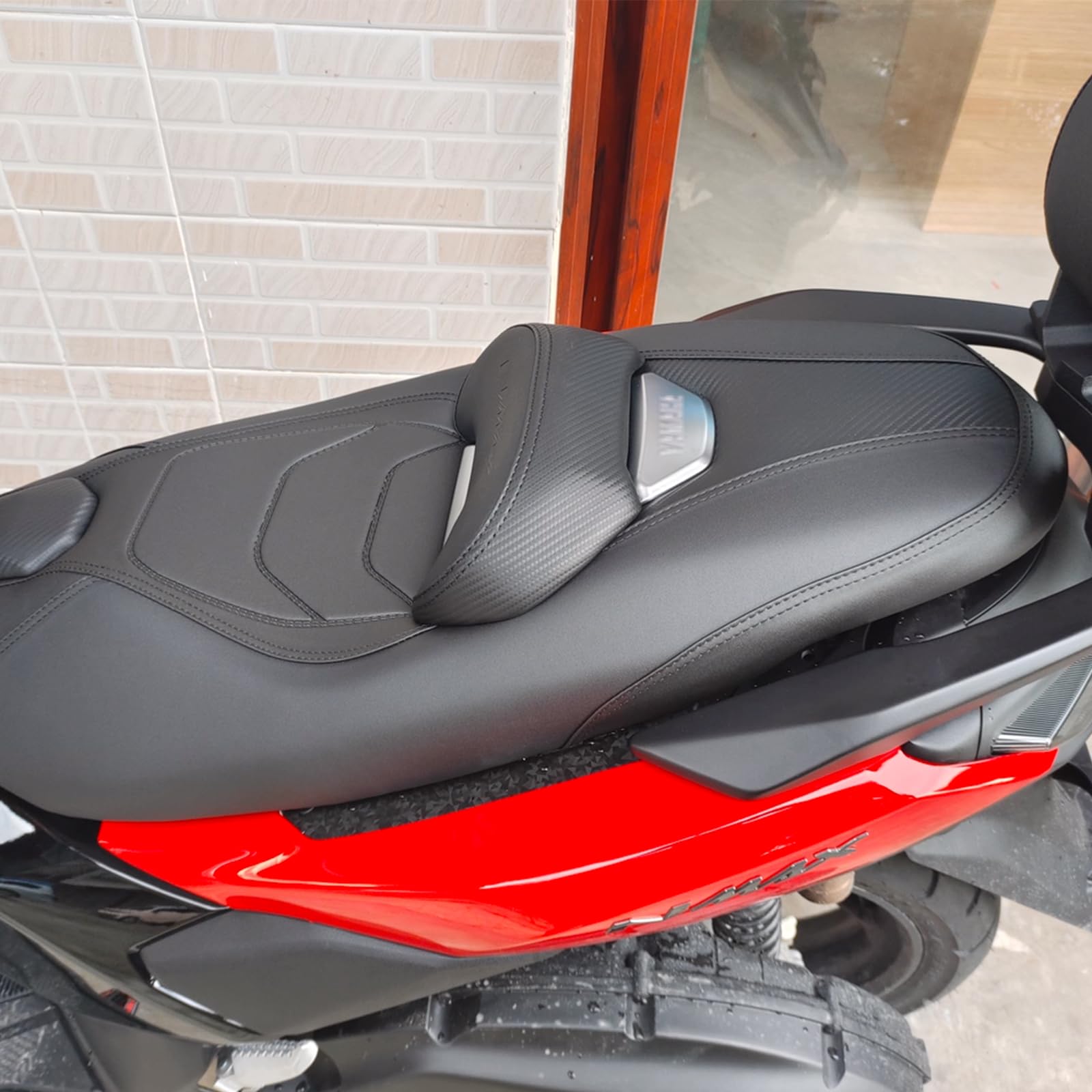 YAMAHA NMAX155 2025 純正シート　美品　箱付 Amazon | HI-LINE バイクシート NMAX125 NMAX155 新型 2025年式 純正